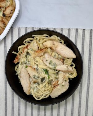 Photo des linguines au poulet et poireaux de la marque Tout Cuit, vendus par Appétit Go.