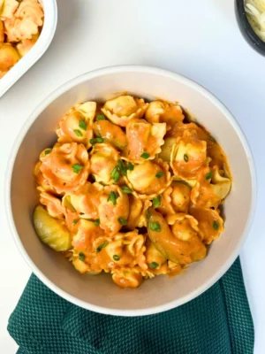 Tortellini de boeuf et sauce Romanoff